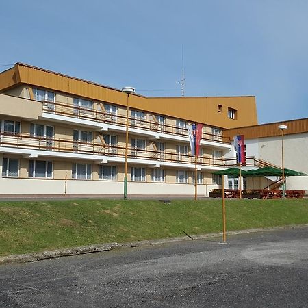 Hotel Banik Nitrianske Rudno ภายนอก รูปภาพ