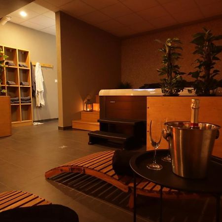 Hotel Banik Nitrianske Rudno ภายนอก รูปภาพ