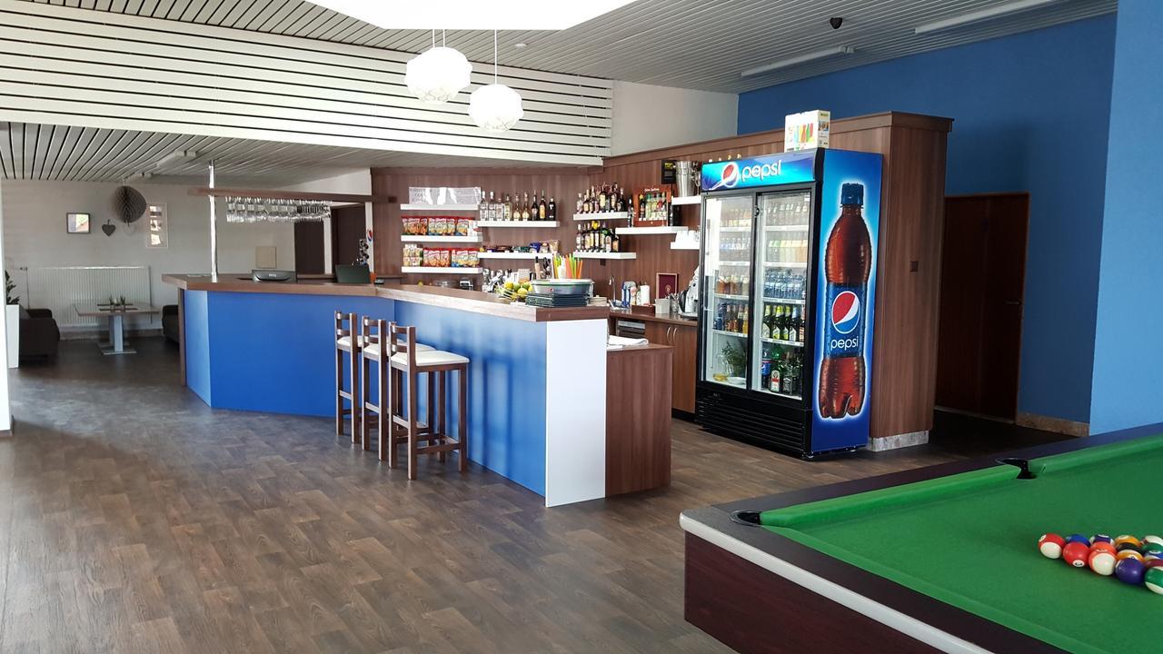 Hotel Banik Nitrianske Rudno ภายนอก รูปภาพ