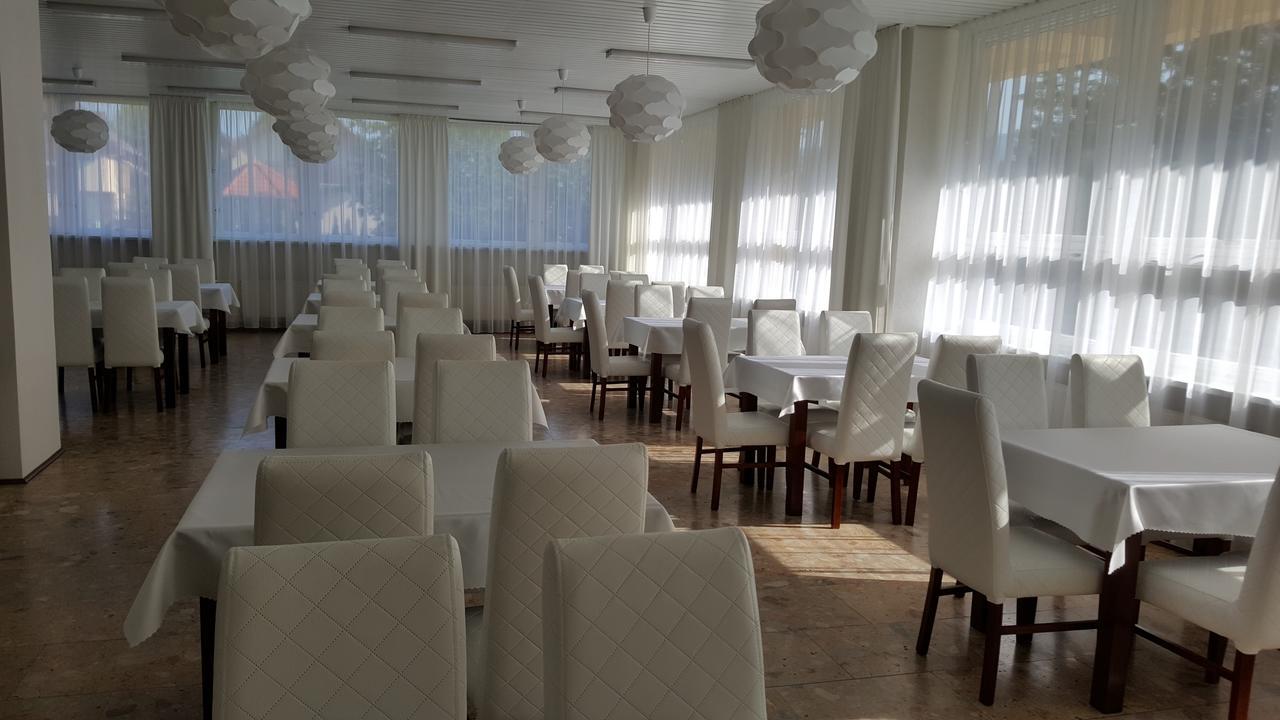 Hotel Banik Nitrianske Rudno ภายนอก รูปภาพ