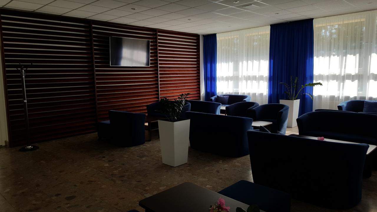Hotel Banik Nitrianske Rudno ภายนอก รูปภาพ