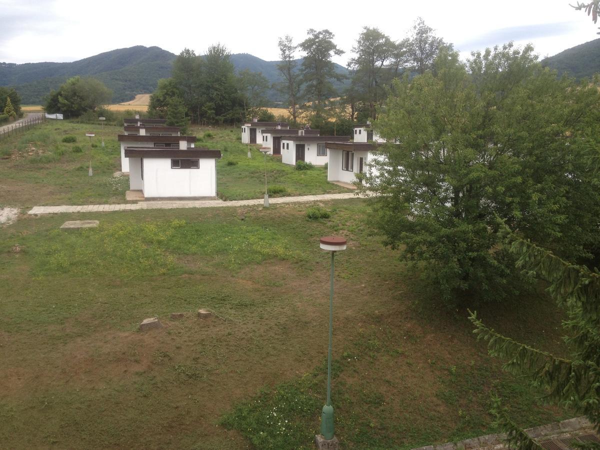 Hotel Banik Nitrianske Rudno ภายนอก รูปภาพ