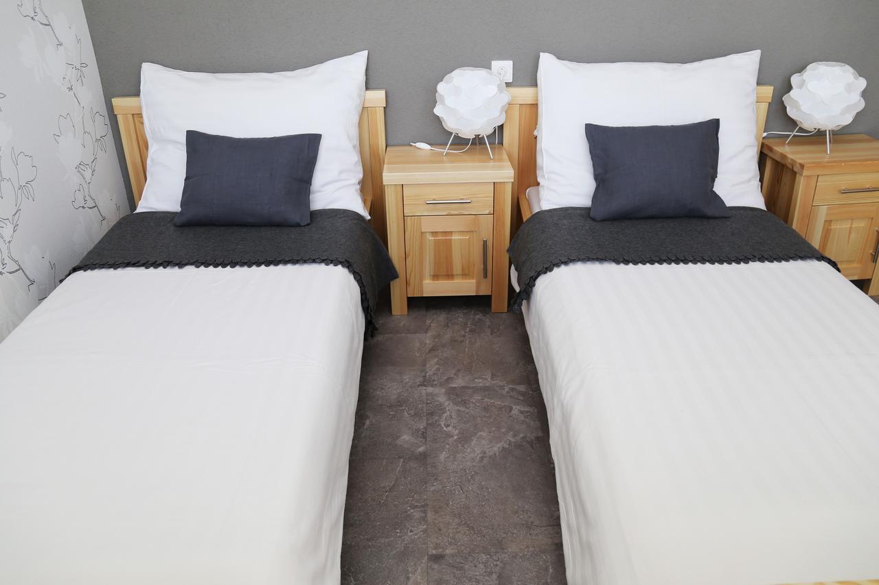 Hotel Banik Nitrianske Rudno ภายนอก รูปภาพ