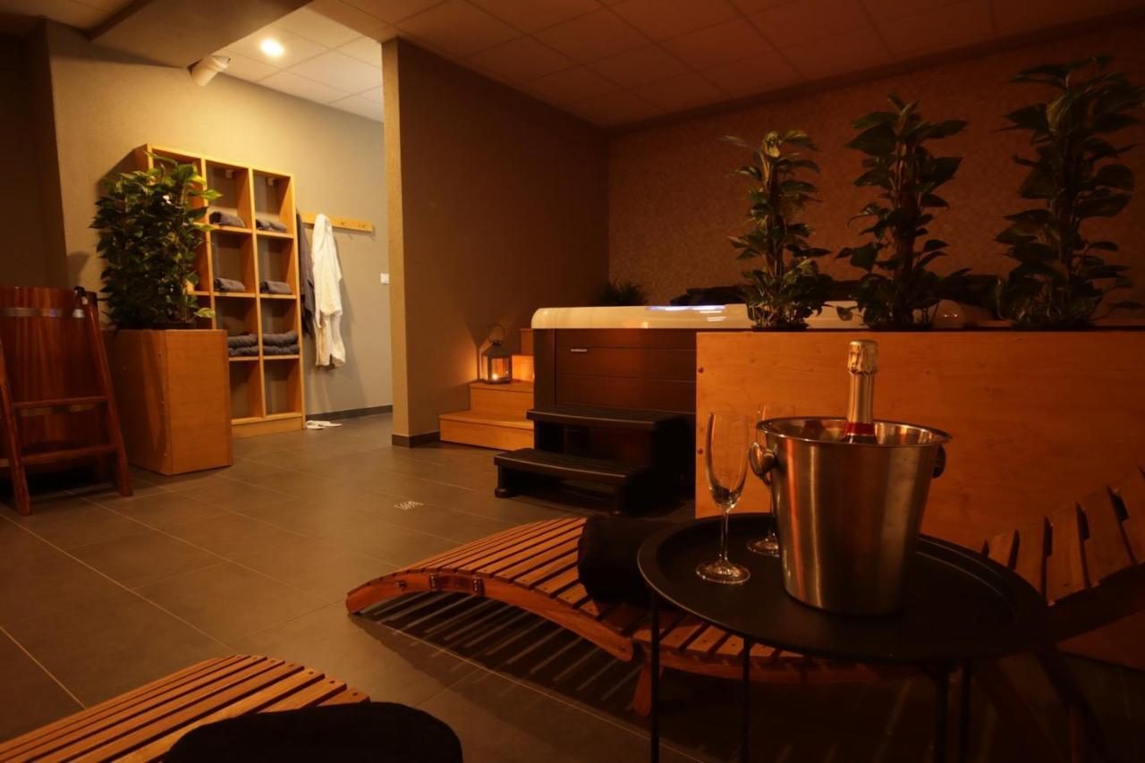 Hotel Banik Nitrianske Rudno ภายนอก รูปภาพ